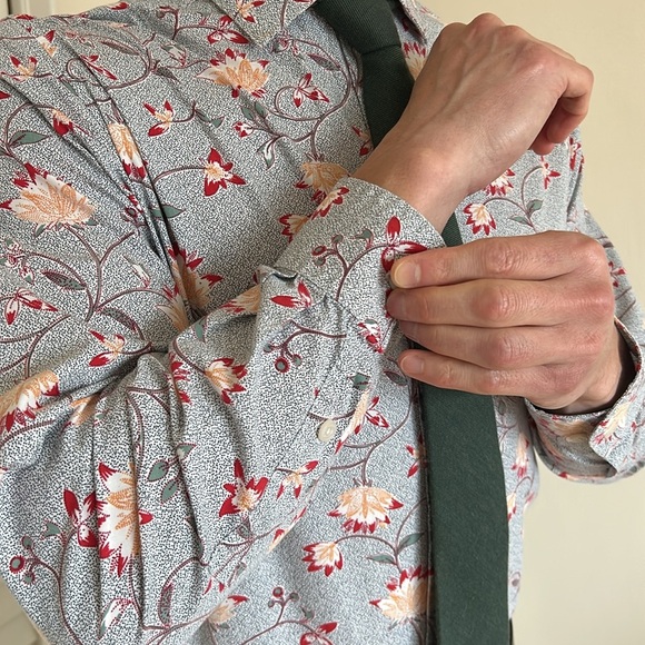 Bar III Men's Slim Fit Stretch Floral Button-Down Shirt – Size M - Picture 4 of 5